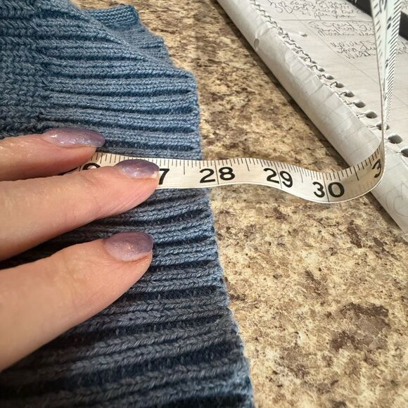 Universal thread size medium blue, long sleeve cardigan - Picture 5 of 9